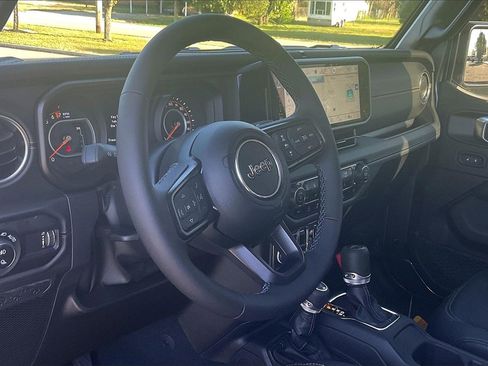 New 2025 Jeep Gladiator Sport w/ Premium Package image 6