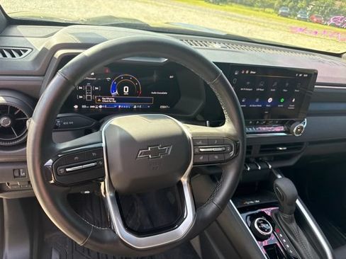 Used 2025 Chevrolet Colorado Trail Boss AWD/4WD image 7