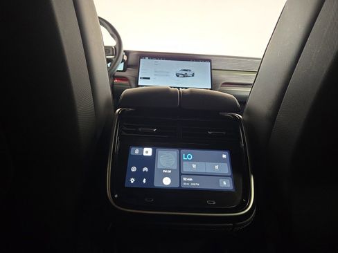 Used 2022 Rivian R1T Launch Edition image 28