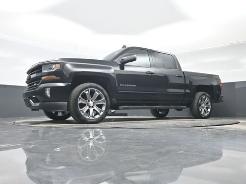 Used 2018 Chevrolet Silverado 1500 LT w/ All Star Edition AWD/4WD image 26
