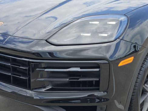 Certified 2026 Porsche Cayenne Coupe AWD/4WD image 12