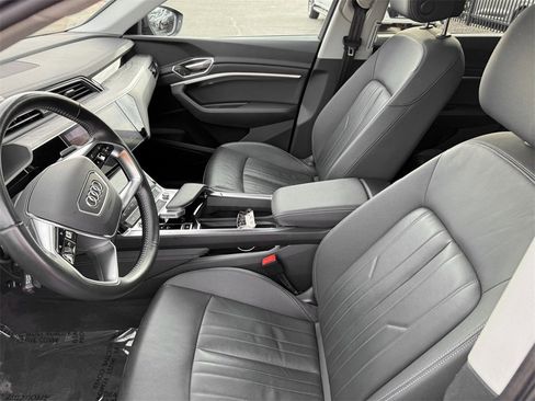 Used 2021 Audi e-tron Premium w/ Convenience Plus Package image 15