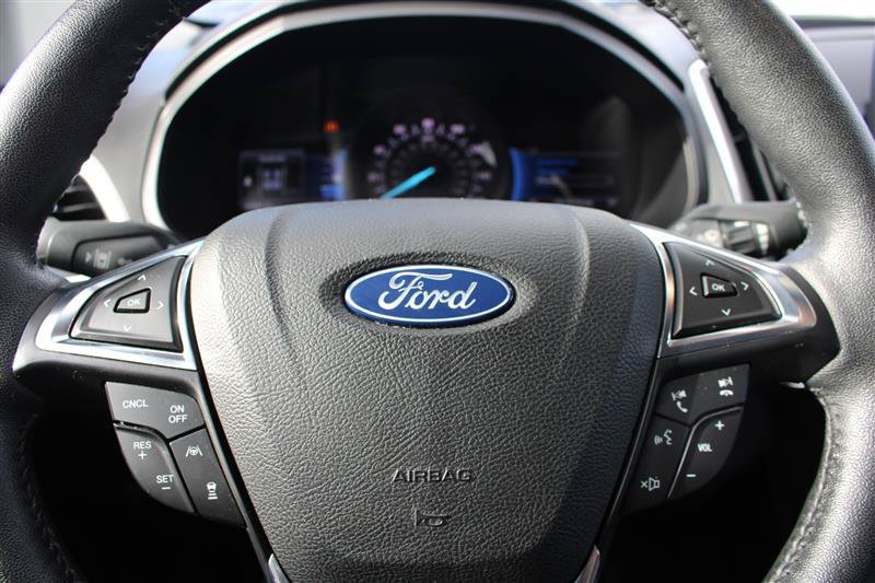 Used 2022 Ford Edge Titanium w/ Equipment Group 301A AWD/4WD image 15