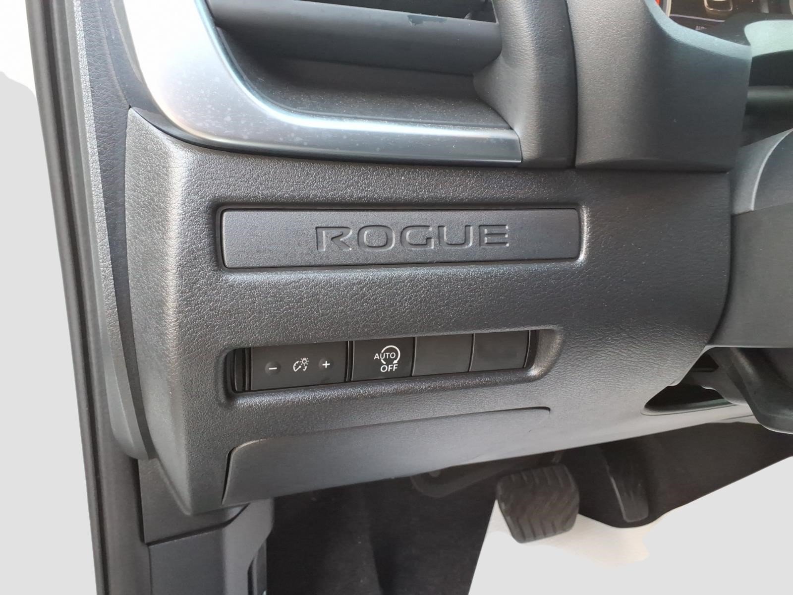 Used 2023 Nissan Rogue S AWD/4WD image 17