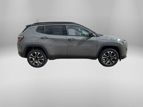 Used 2022 Jeep Compass Limited AWD/4WD image 5