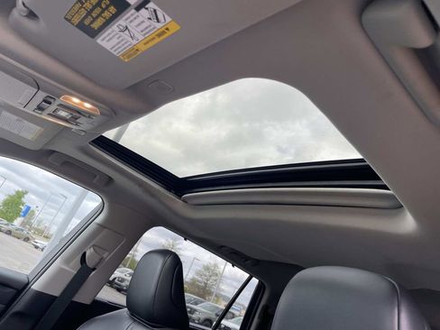 Used 2023 Toyota Highlander XLE image 16