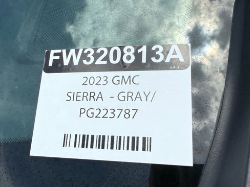 Used 2023 GMC Sierra 1500 AT4 w/ Technology Package AWD/4WD image 30