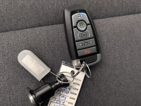 Certified 2025 Ford Expedition Active image 47