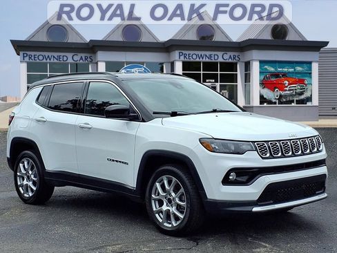 Used 2025 Jeep Compass Limited AWD/4WD image 1