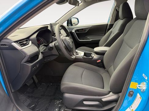 Used 2020 Toyota RAV4 LE w/ All Weather Liner Package AWD/4WD image 7