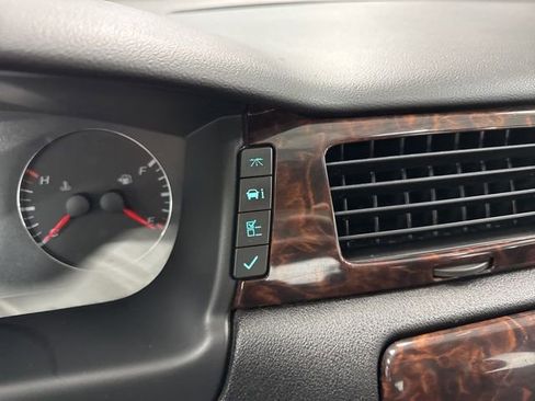 Used 2013 Chevrolet Impala LT w/ LT Sunroof Package image 36