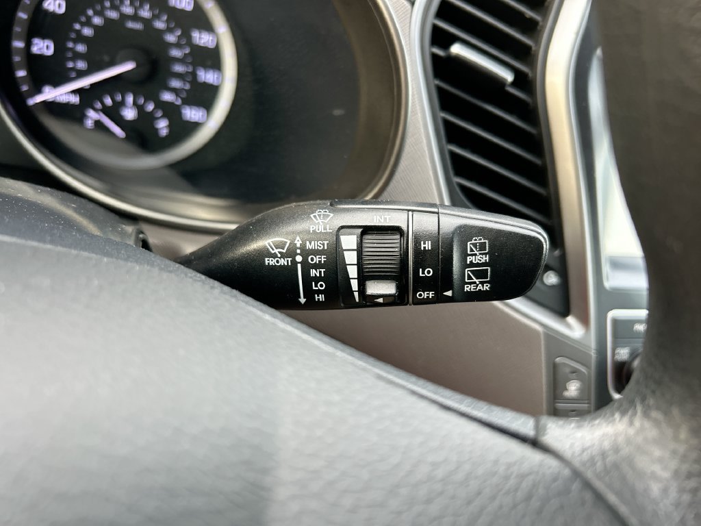 Used 2017 Hyundai Santa Fe SE FWD image 18