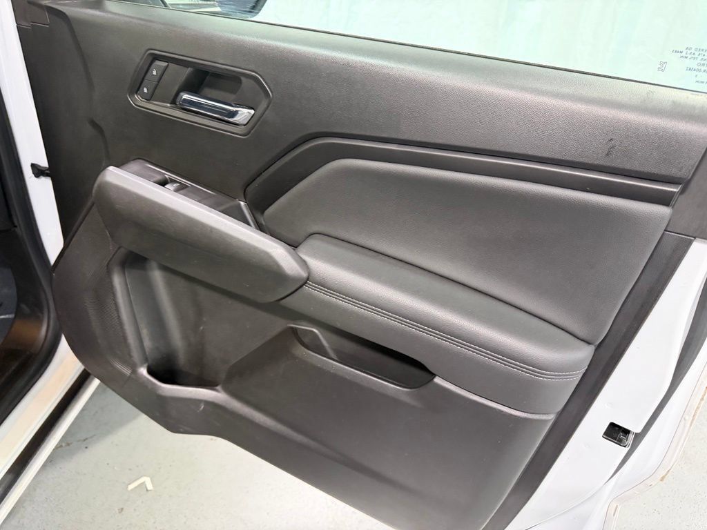 Used 2023 Chevrolet Colorado LT w/ LT Convenience Package II AWD/4WD image 17