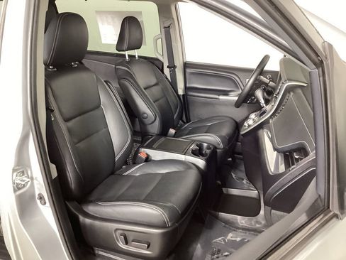 Used 2020 Toyota Sienna SE FWD image 36