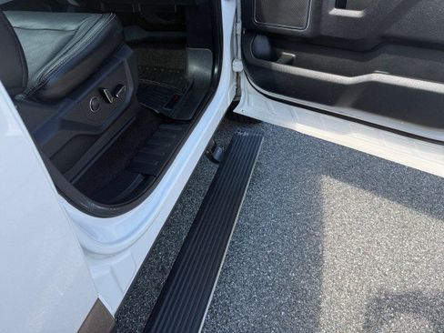 Used 2016 Ford F150 Lariat w/ Equipment Group 502A Luxury AWD/4WD image 17