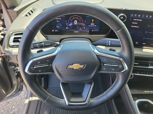 Certified 2025 Chevrolet Traverse LT FWD image 27