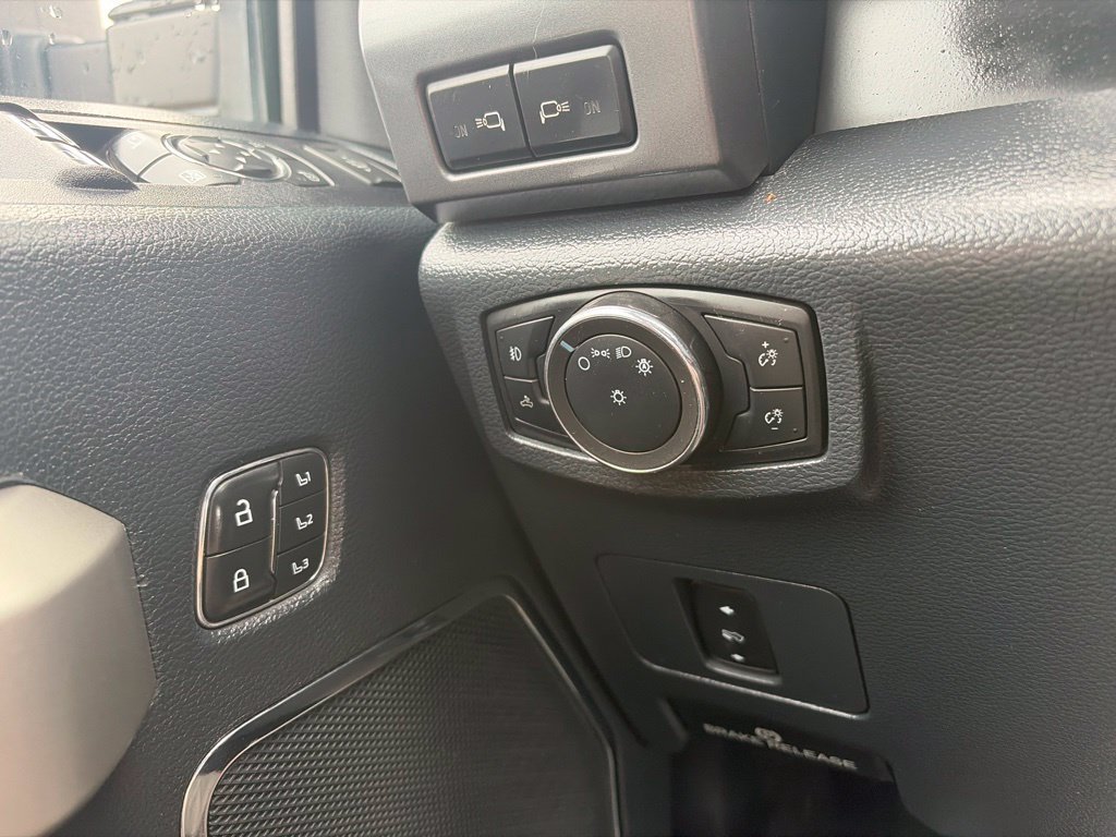 Used 2022 Ford F250 Lariat w/ Lariat Value Package AWD/4WD image 16