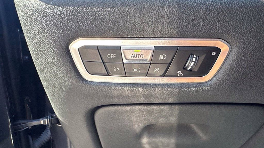 Used 2022 BMW X5 xDrive40i w/ Premium Package AWD/4WD image 26