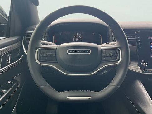 Used 2022 Jeep Wagoneer Series III w/ Flexible Seating Group image 18