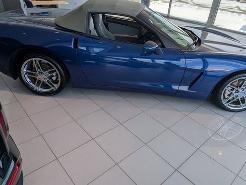 Used 2005 Chevrolet Corvette Base w/ Preferred Equipment Group image 3