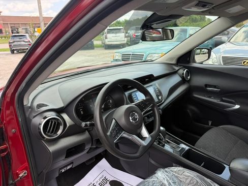 Used 2021 Nissan Kicks SV FWD image 11