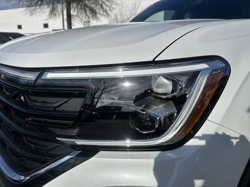 New 2026 Volkswagen Atlas Cross Sport SE image 9