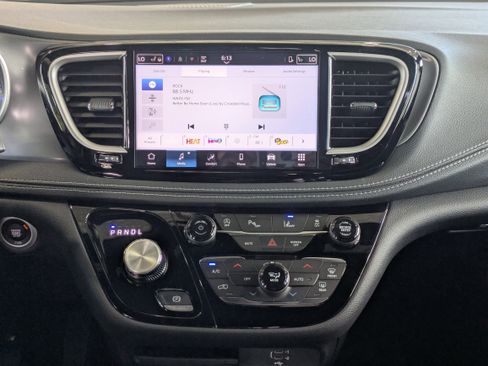 New 2026 Chrysler Pacifica Select image 19