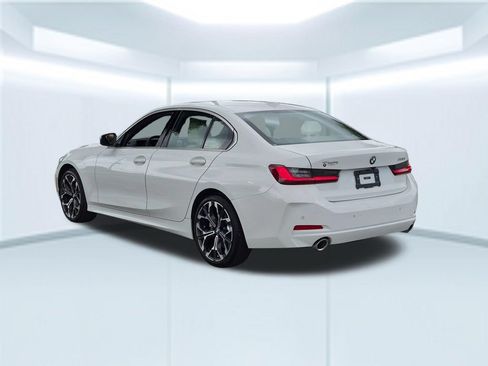 Used 2025 BMW 330i Sedan w/ Premium Package RWD image 3