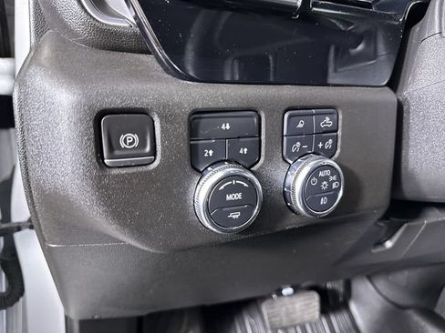 Used 2024 GMC Sierra 2500 SLE w/ SLE Value Package; AWD/4WD image 18