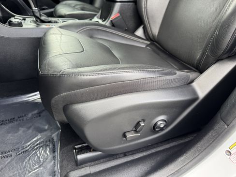 Used 2021 Jeep Cherokee Latitude Lux 80th Anniv w/ Quick Order Package 26U 80TH image 15