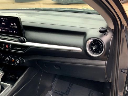 Certified 2023 Kia Forte LXS image 17