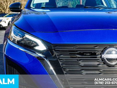 Used 2025 Nissan Altima 2.5 SV FWD image 12