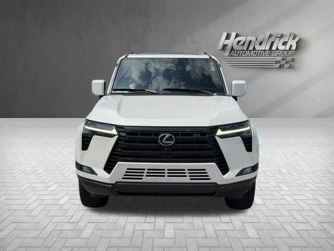 Used 2024 Lexus GX 550 w/ Accessory Package (2T) AWD/4WD image 3