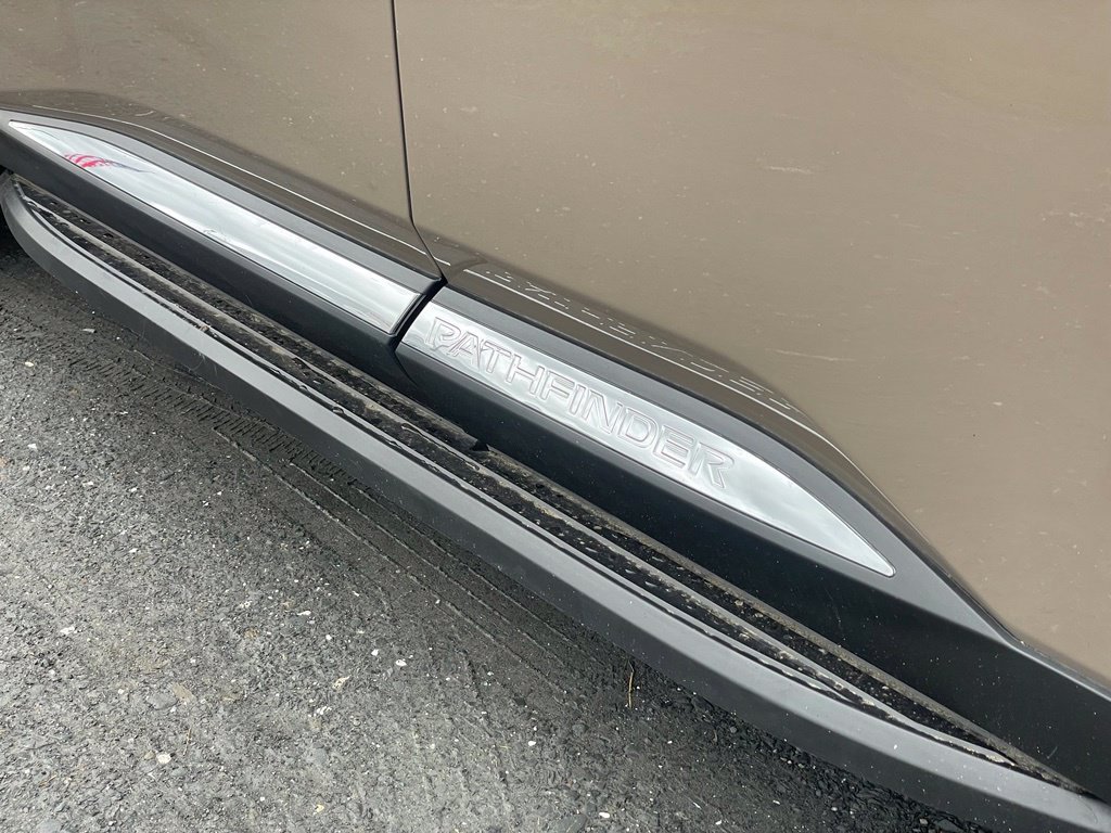Certified 2024 Nissan Pathfinder Platinum AWD/4WD image 37