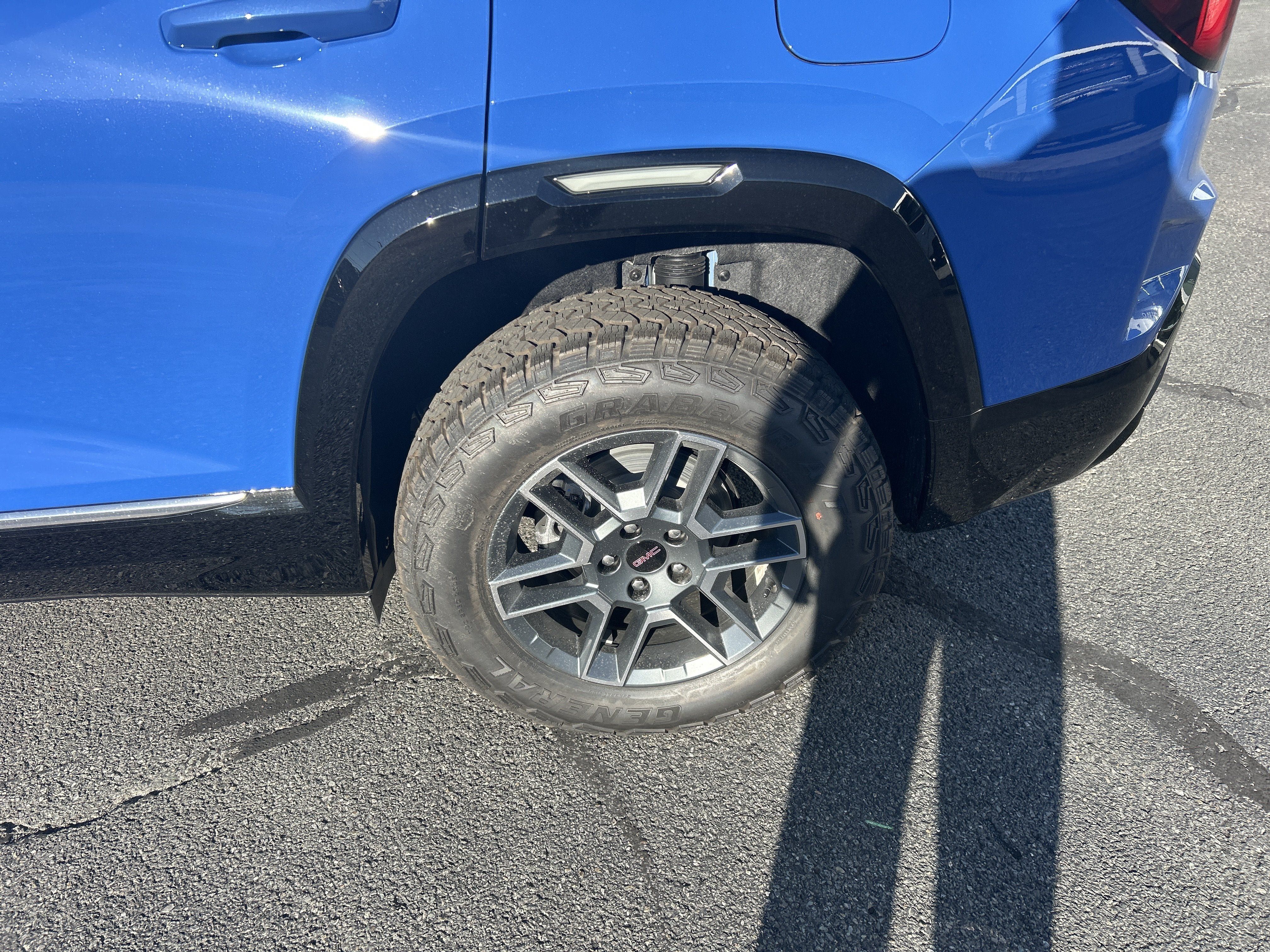 New 2027 GMC Terrain AT4 w/ Convenience Package III AWD/4WD image 5