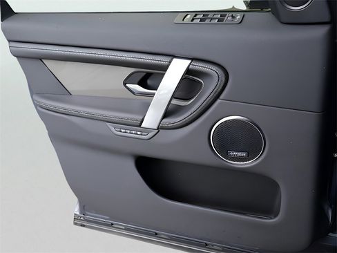 New 2025 Land Rover Discovery Sport Dynamic SE image 76