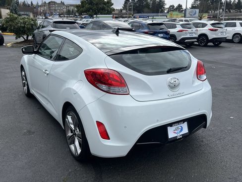 Used 2015 Hyundai Veloster w/ Option Group 03 image 9