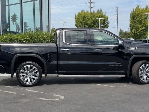 Used 2024 GMC Sierra 1500 Denali AWD/4WD image 3