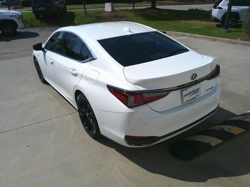 Used 2022 Lexus ES 300h F Sport w/ Accessory Package 2 image 10