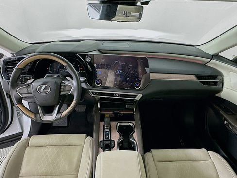 Used 2024 Lexus RX 350 FWD w/ Convenience Package image 3