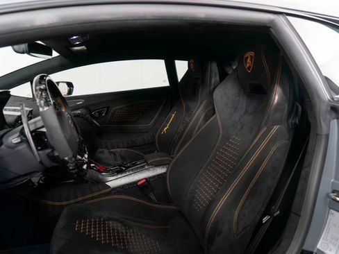 Used 2018 Lamborghini Huracan Performante image 14