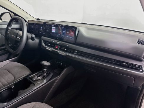 Used 2025 Kia K4 EX FWD image 34