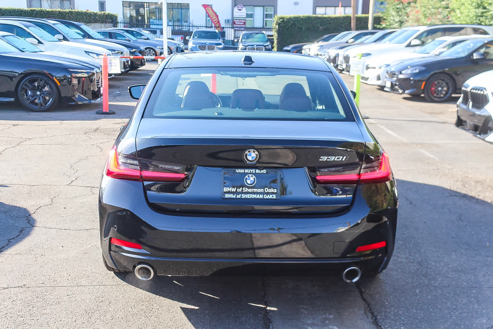 Used 2023 BMW 330i Sedan w/ Parking Assistance Package RWD image 9