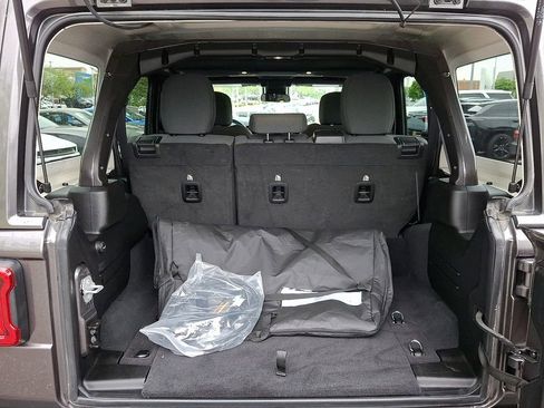 Certified 2025 Jeep Wrangler Unlimited Sahara AWD/4WD image 29