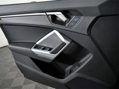 Used 2024 Audi Q3 2.0T Premium w/ Convenience Package image 27