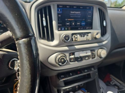 Used 2021 Chevrolet Colorado LT w/ Fleet Safety Package RWD image 10