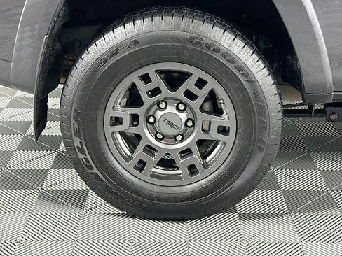 Used 2021 Toyota 4Runner Venture image 30