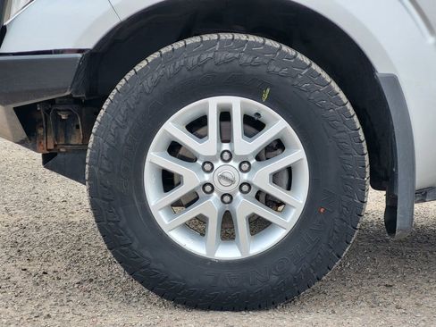 Used 2017 Nissan Frontier SV image 10