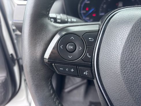 Used 2020 Toyota RAV4 XSE image 18