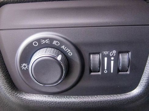 New 2025 Jeep Grand Cherokee L Altitude image 17